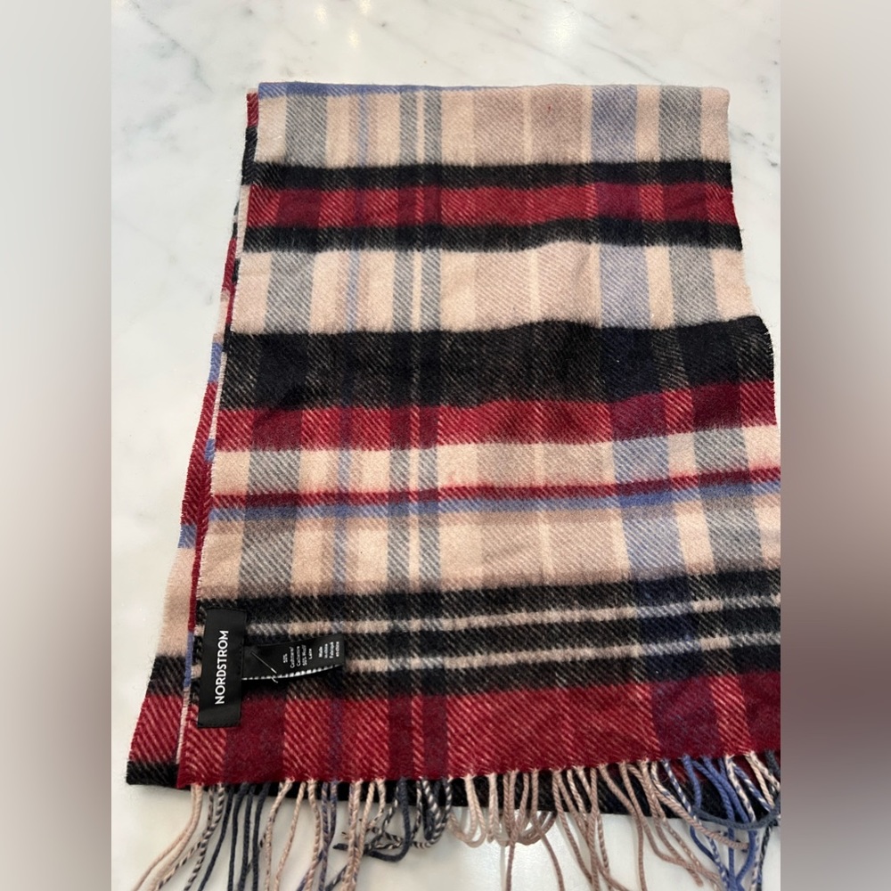 Men’s plaid fringed scarf